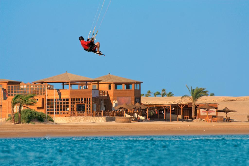The Breakers Diving And Surfing Lodge Soma Bay Hurghada Zewnętrze zdjęcie